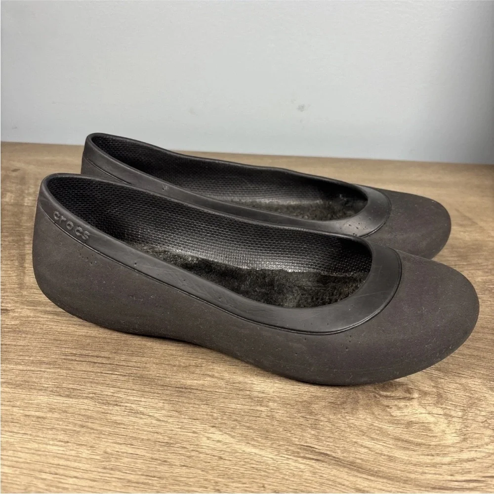 Crocs Mammoth Women’s Size 9 Shoes Black Fur Lined Comfort Flats - Picture 10 of 11